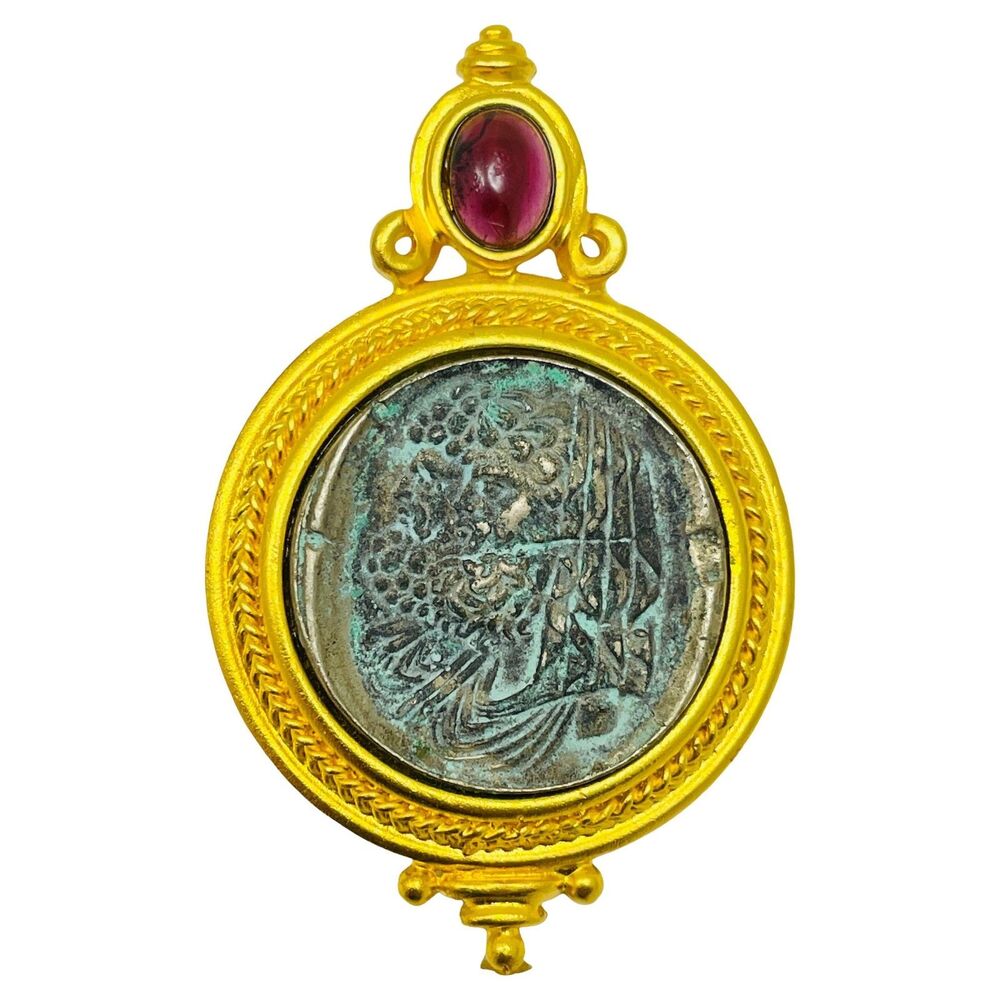 LINDA LEVINSON signed vintage gold tone ancient coin designer pendant necklace